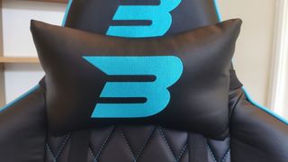 BraZen Phantom Elite gaming chair - Headrest
