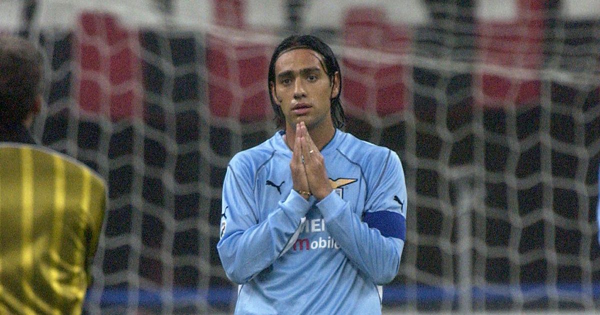 Alessandro Nesta of Lazio pleads with the referee during the Serie A 4th Round League match between Milan and Lazio, played at the San Siro Meazza Stadium in Milan, Italy