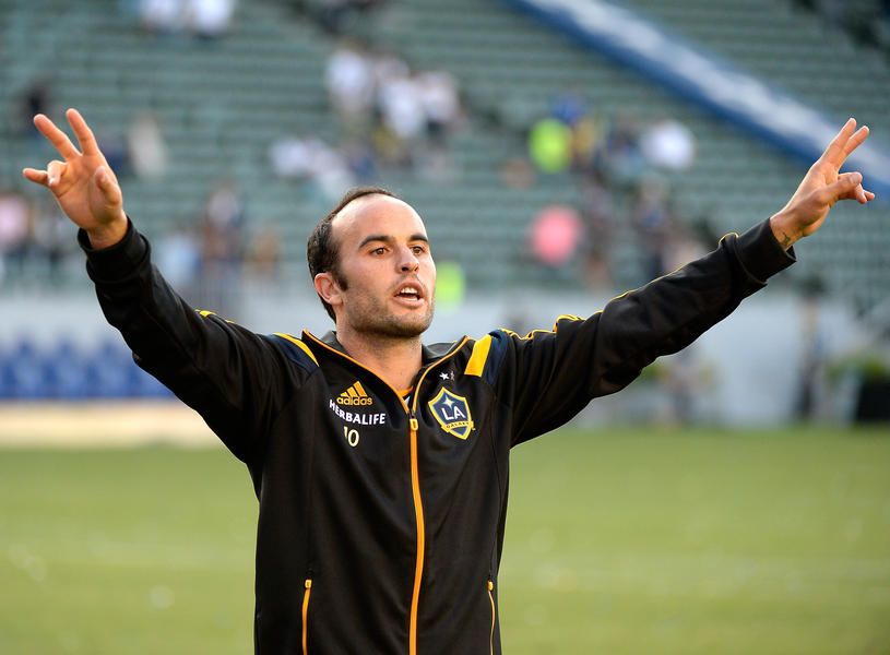 MLS star Landon Donovan announces his retirement from soccer