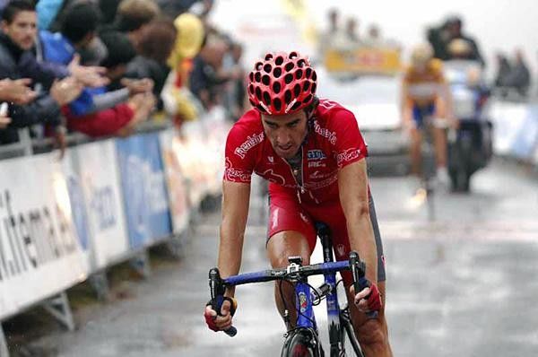 Daniel Moreno (Relax-GAM) finishes.