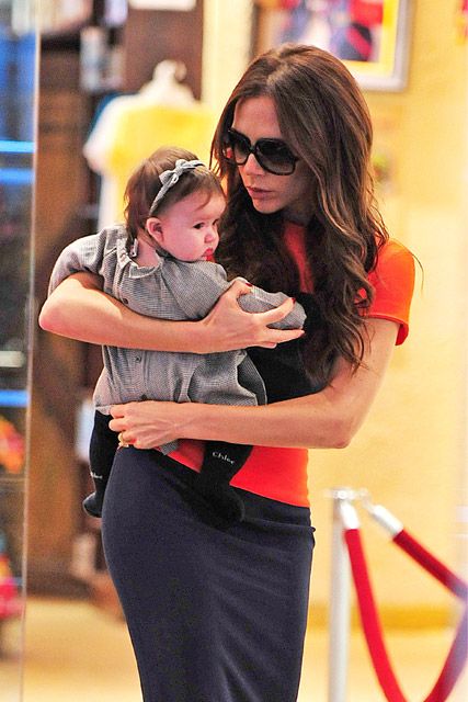 Victoria Beckham &amp; Harper Beckham - Victoria Beckham - Harper Beckham - Victoria Beckham &amp; baby Harper enjoy a girl&#039;s day out - Marie Claire - Marie Claire UK