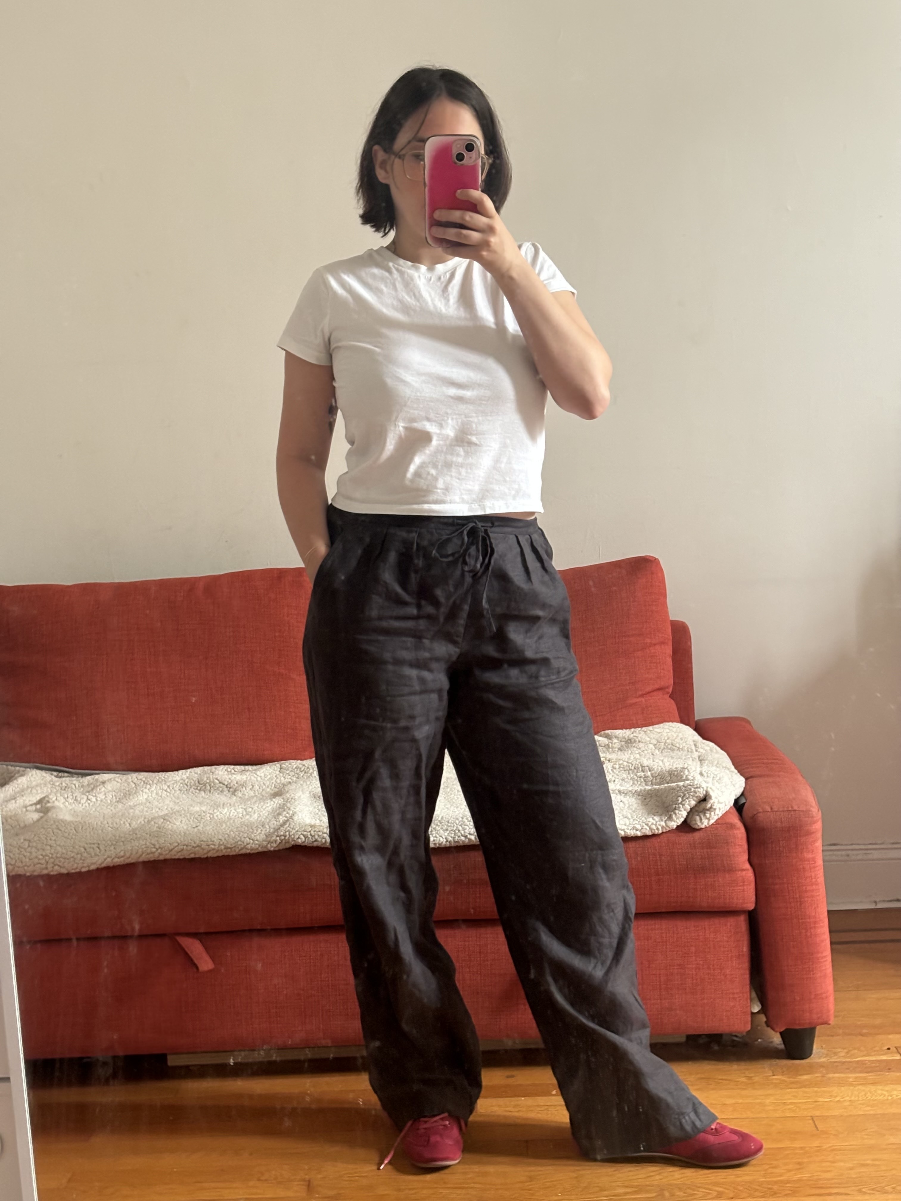 Julia Marzovilla tests the Alex Mill Hudson Pants in Linen