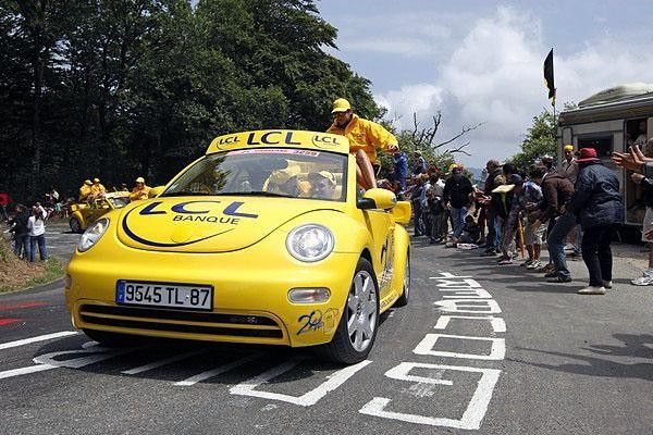 This yellow jersey arrived an hour before Rasmussen.