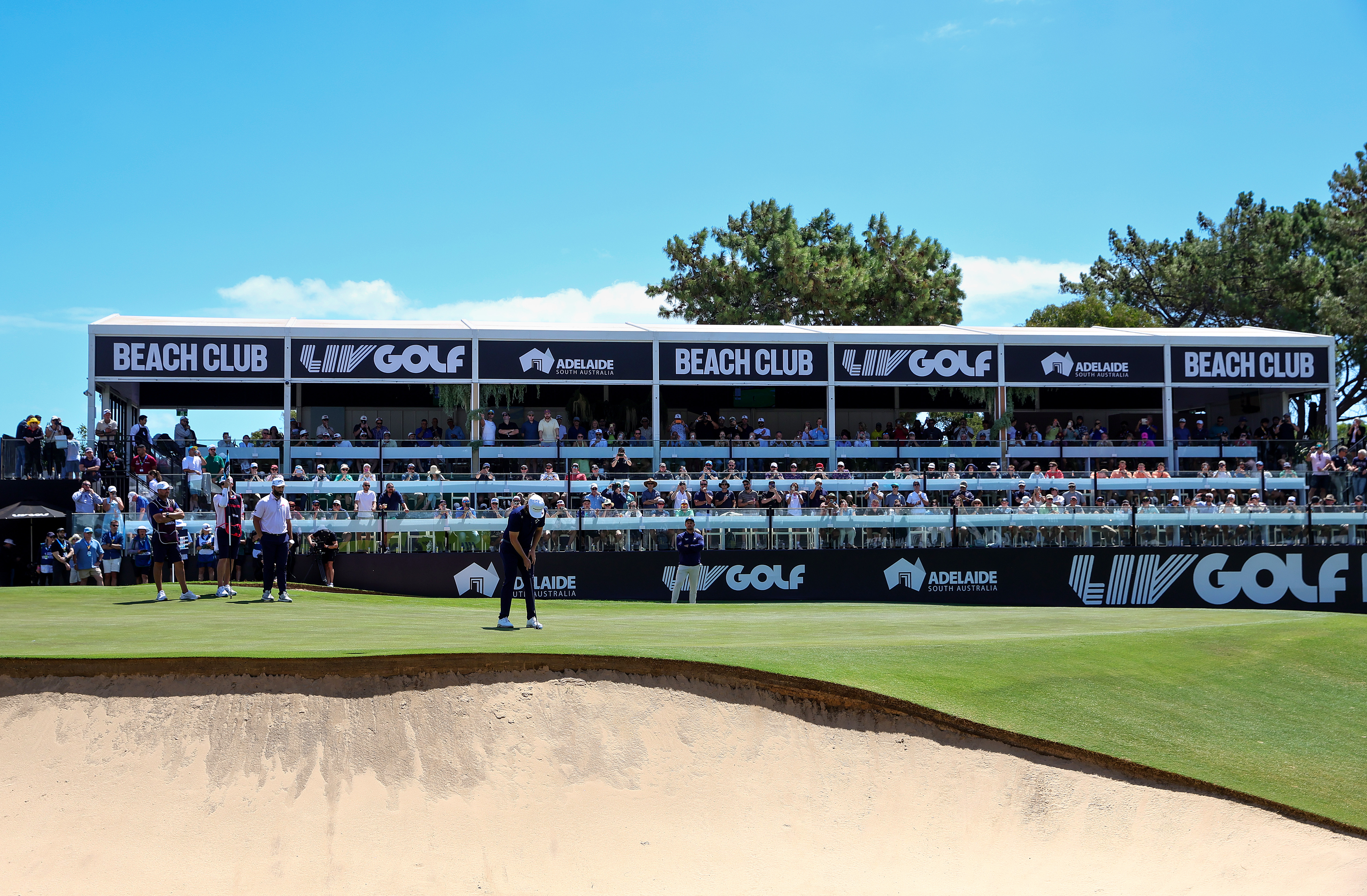 Cameron Smith putts in front of The Beach Club at LIV Golf Adelaide 2026