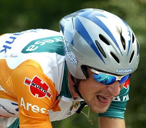 Denis Menchov (Rabobank) at full tilt