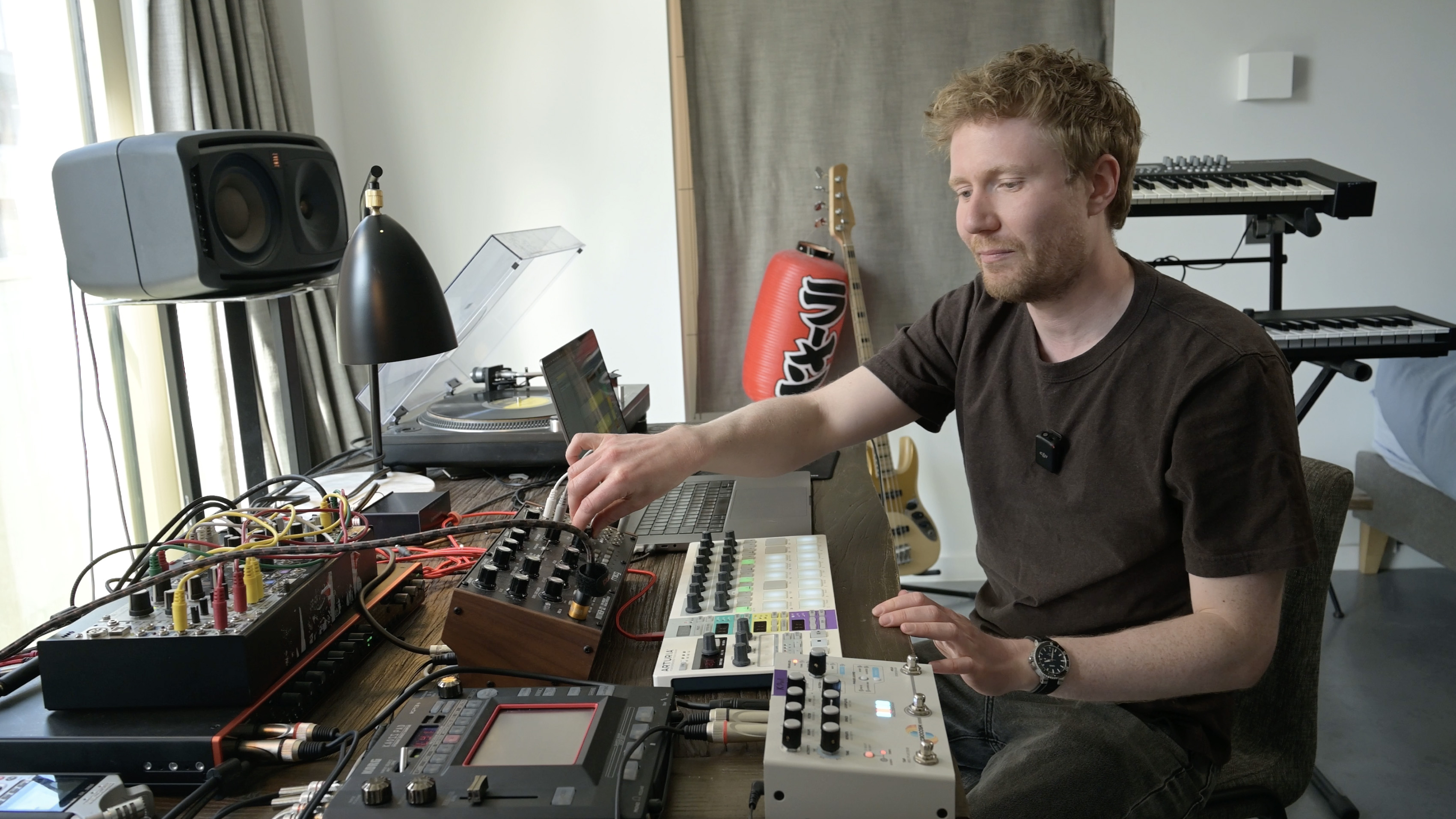 O'Flynn processing a bassline in the studio