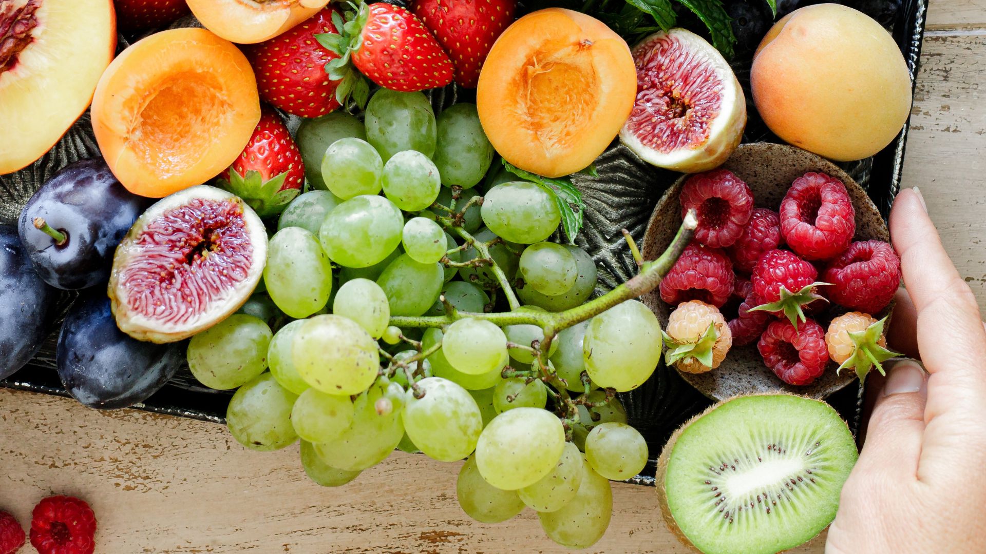 fruit salad with grapes