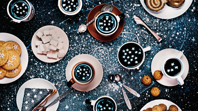 Circle, Dishware, Kitchen utensil,