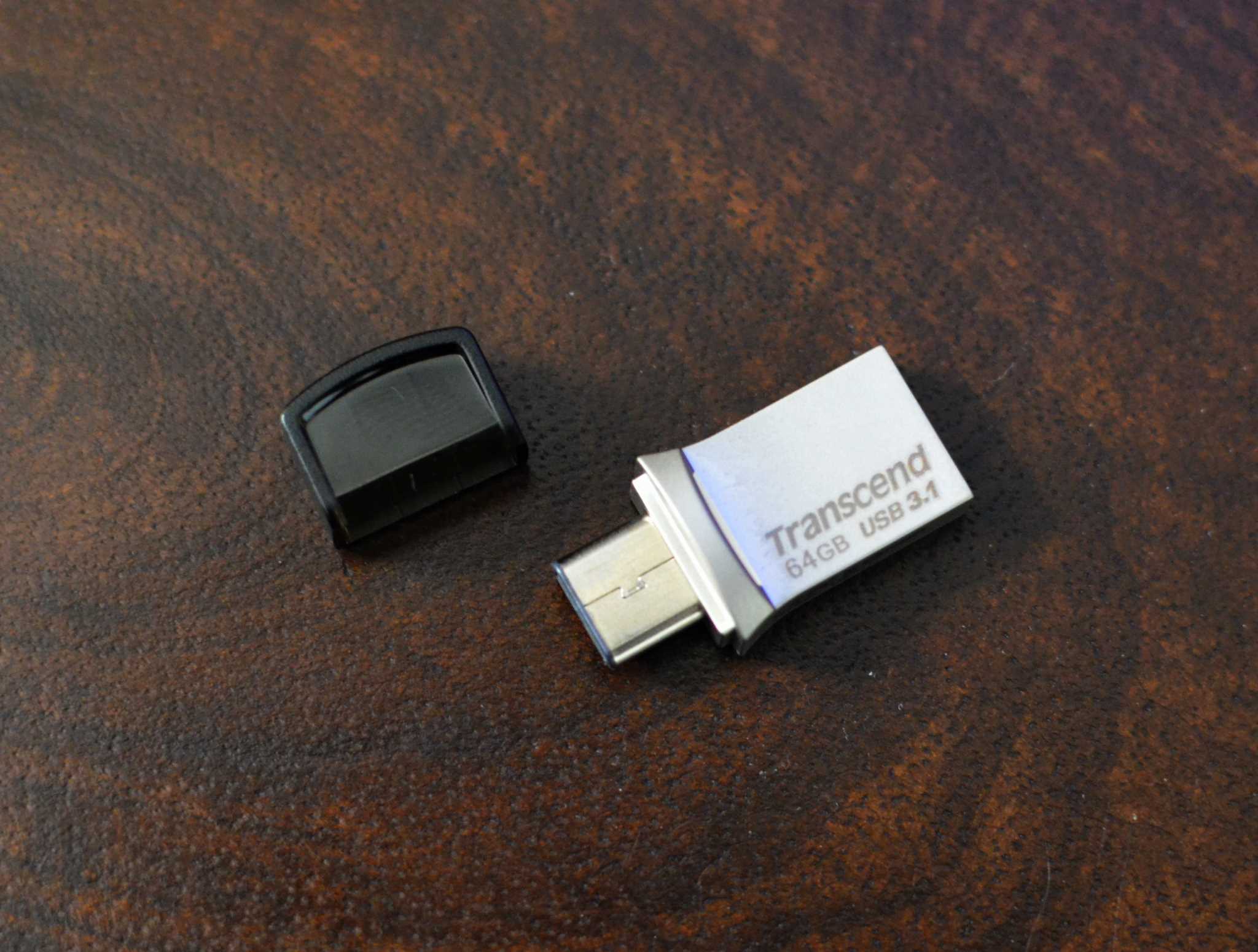 16GB Transcend JetFlash 890S OTG Flash Drive with USB3.1 and USB Type-C Connect 