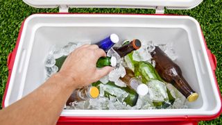 Yeti vs Igloo: beers in a cooler