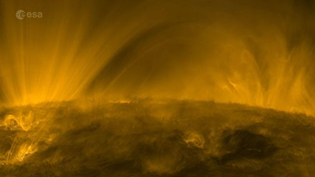 Spacecraft captures absolutely incredible video of plasma swirling on ...