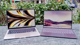 MacBook Air M2 vs Dell XPS 13 (2022)