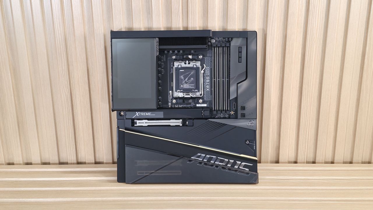 Gigabyte X870E Aorus Xtreme X3D AI Top