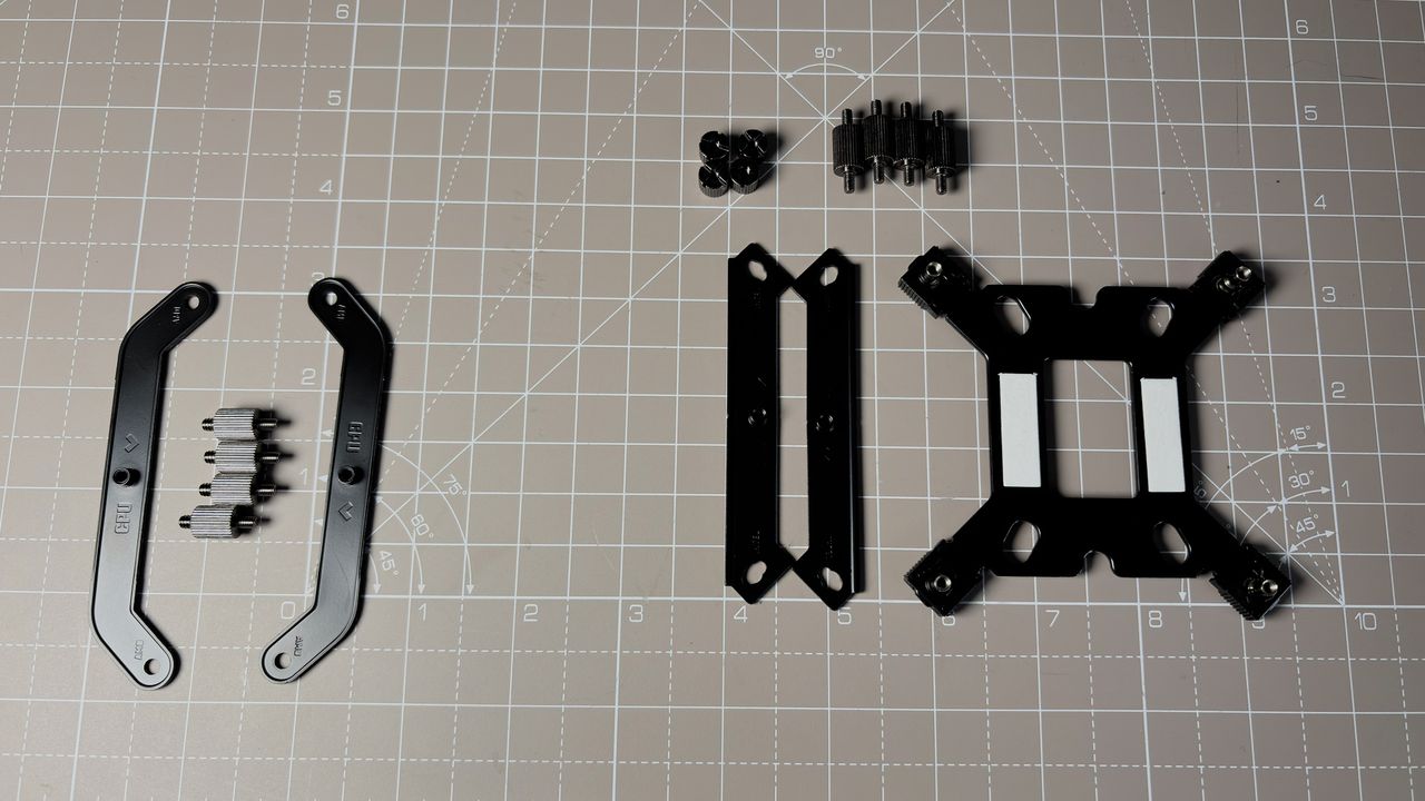 The Cooler Master V8 Ace 3DHP installed on a test bench and on its box.
