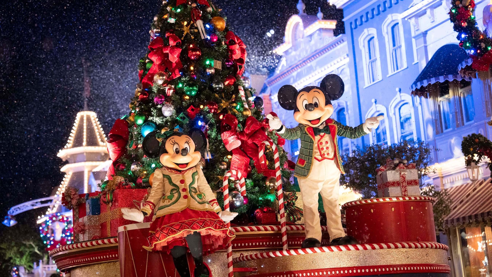Mickey and Minnie at WDW's holiday celebration