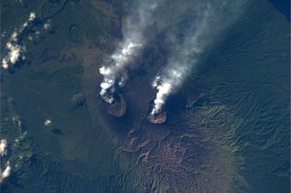 Mike Hopkins Tweets Spectacular Photo of Active Volcanoes