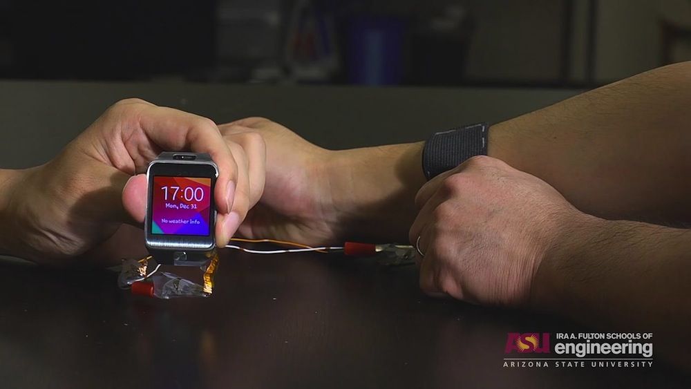 Stretchy Battery Powers Smartwatch