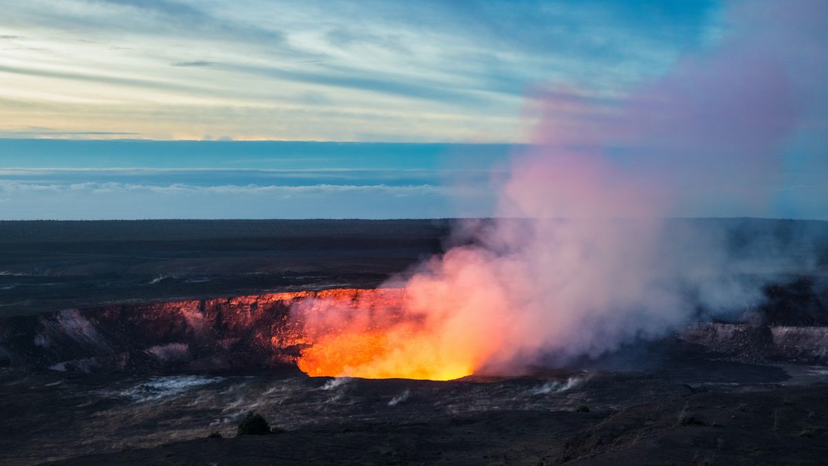 visit Hawaii Volcanoes