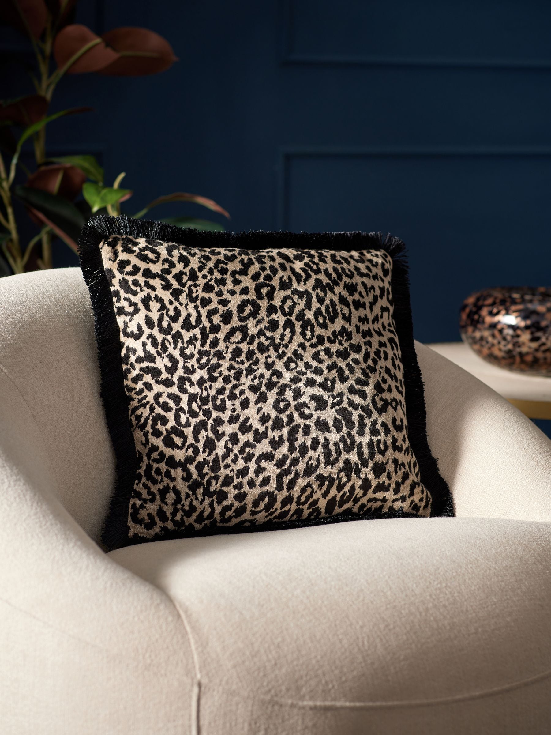 Black/animal 43 X 43cm Velvet Faux Leopard Print Fringe Cushion