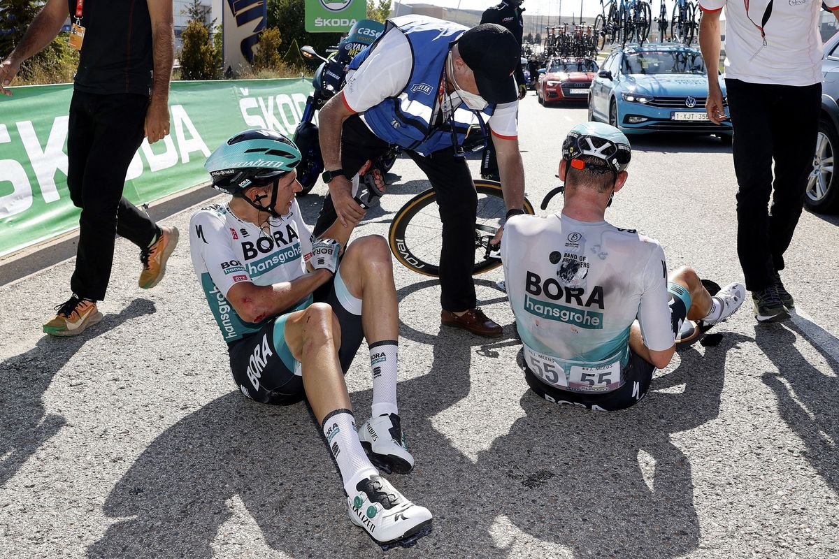 Vuelta Espana 2021 - 76th Edition - 2nd stage Caleruega - Burgos 166,7 km - 15/08/2021 - Crash - Injury - Patrick Gamper (AUT - Bora - Hansgrohe) - Jordi Meeus (BEL - Bora - Hansgrohe) - photo Luis Angel Gomez/BettiniPhoto&Acirc;&copy;2021