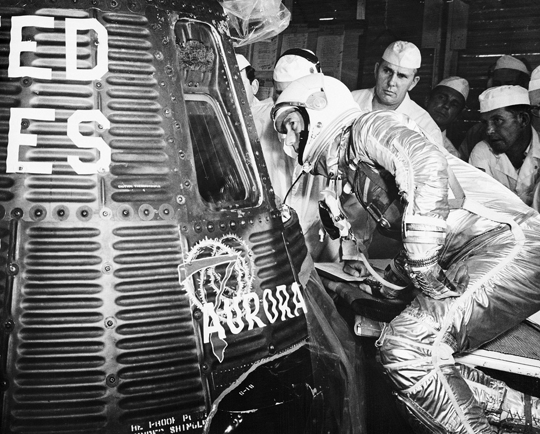 Behind The Scenes: Inside Astronaut Scott Carpenter's 1962 Mercury ...