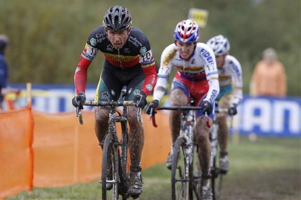 Sven Nys (Landbouwkrediet-Colnago) bounced back from a disasterous World Cup race in Italy to finish 2nd in the Czech Republic.