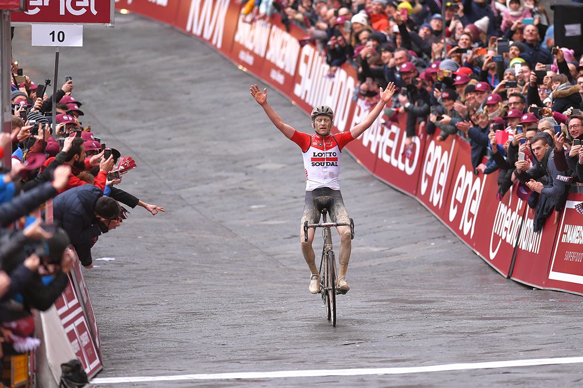 Tiesj Benoot (Lotto Soudal) wins Strade Bianche