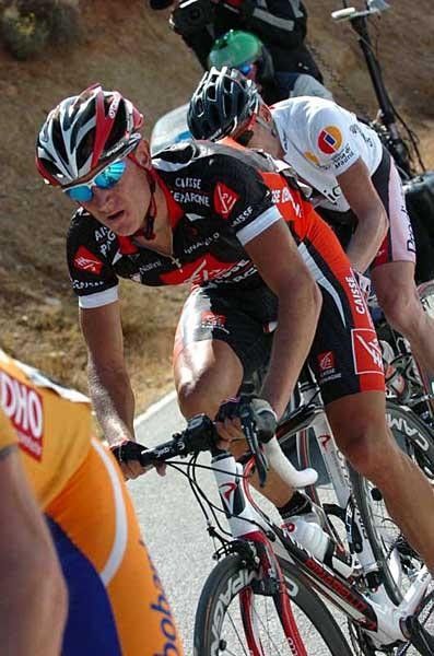 Vladimir Efimkin (Caisse d'Epargne) can sleep better now that he knows that his brother has a contract with Quick.Step-Innergetic.