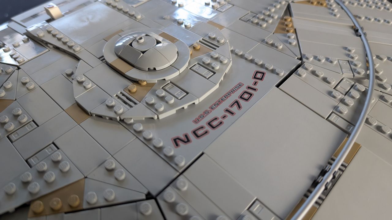 Lego U.S.S. Enterprise NCC-1701-D