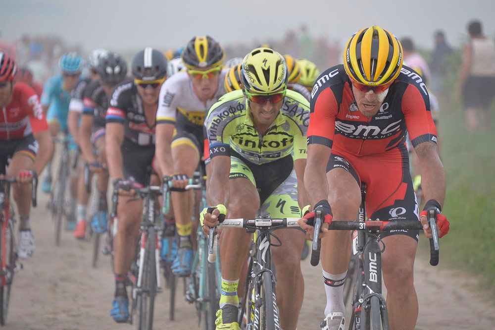 Daniel Oss drives the pace for BMC.