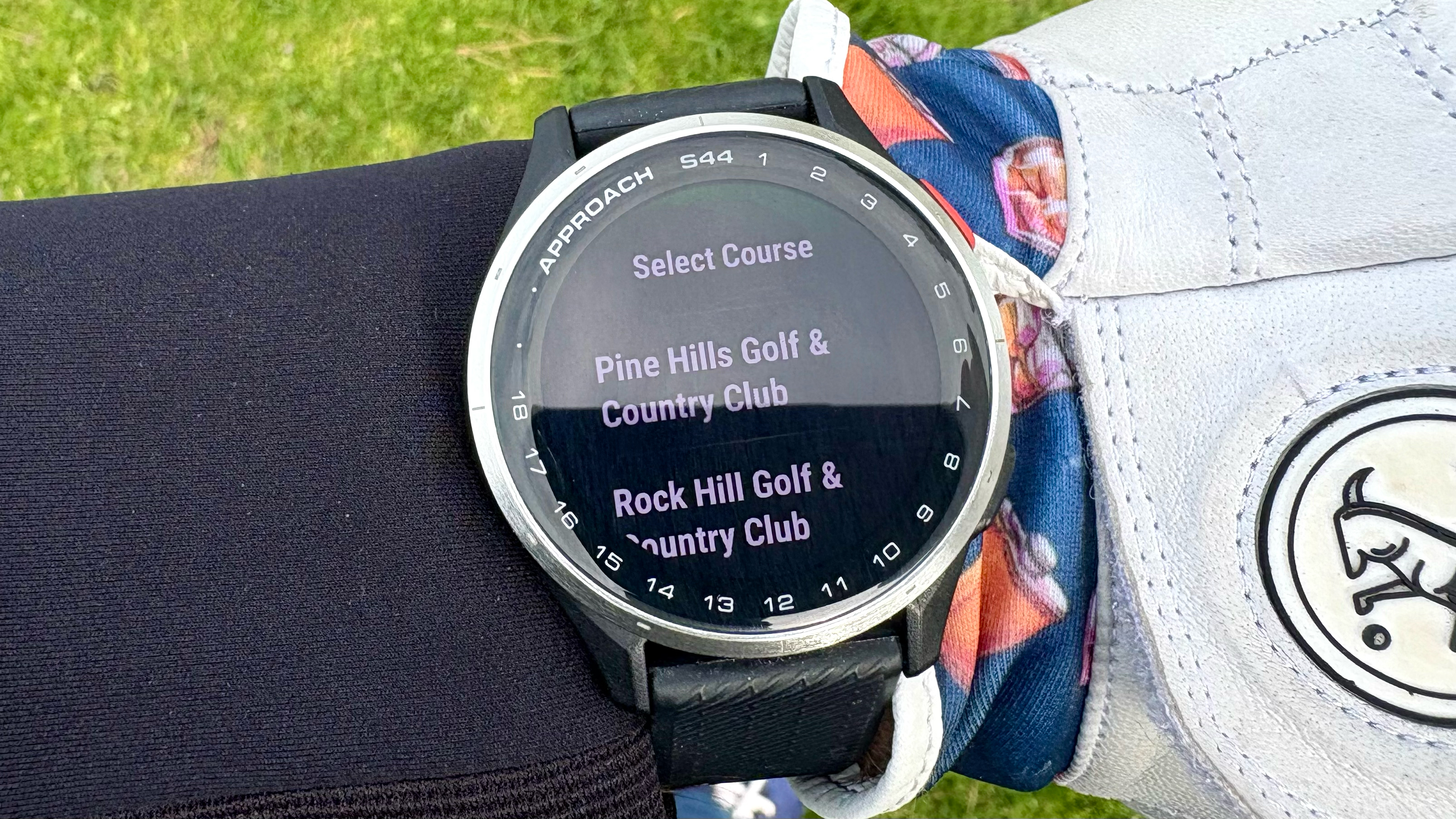 Approach S44 on wrist