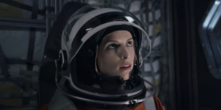 Anna Kendrick as Zoe in astronaut suit in Stowaway