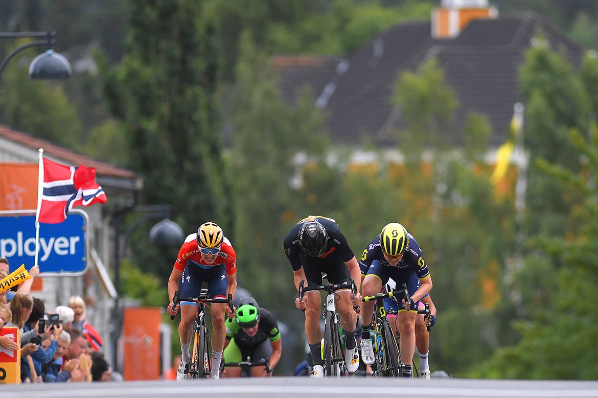 The final sprint on stage 1 of the Ladies Tour of Norway
