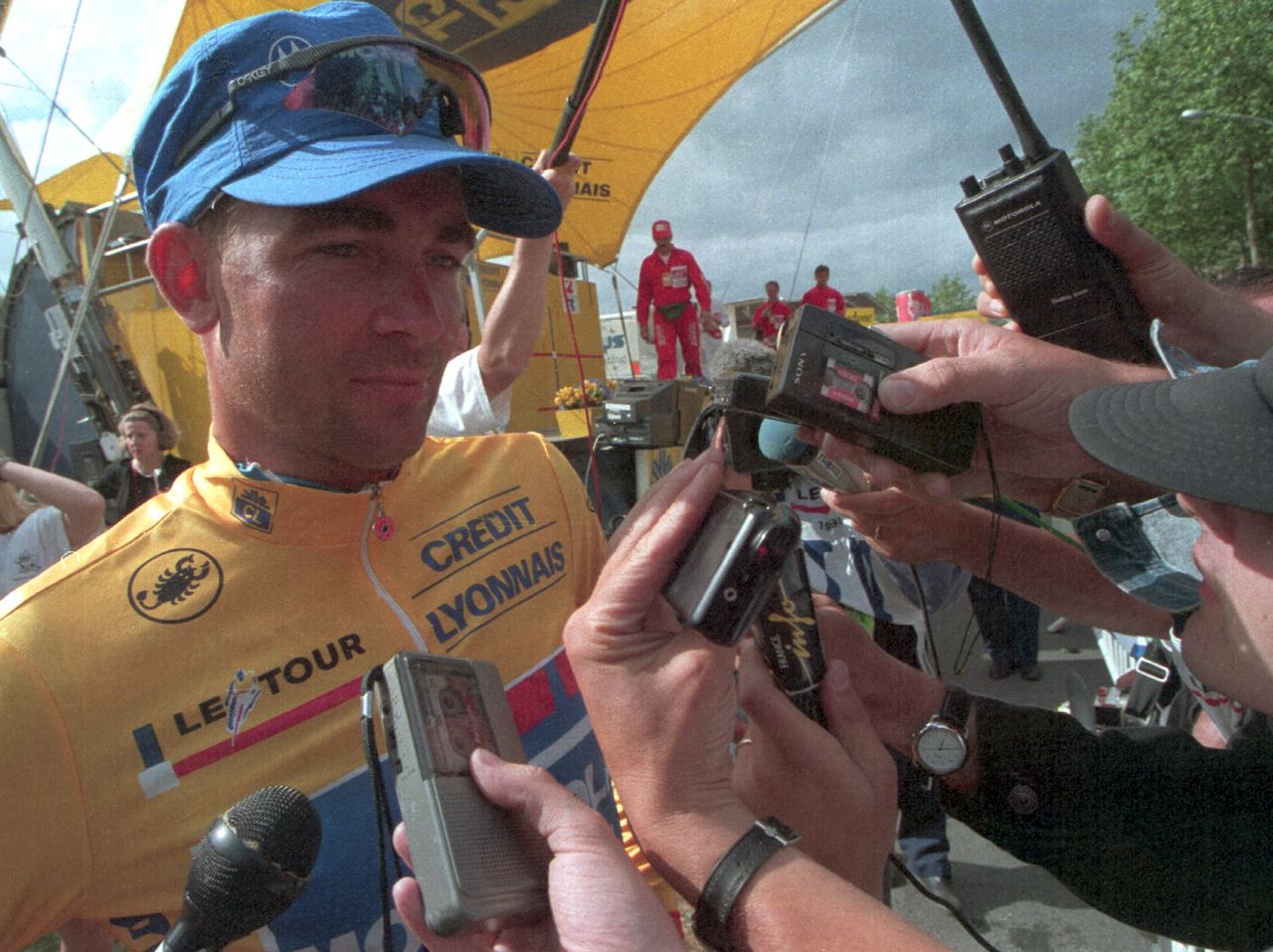 Sean Yates in the yellow jersey