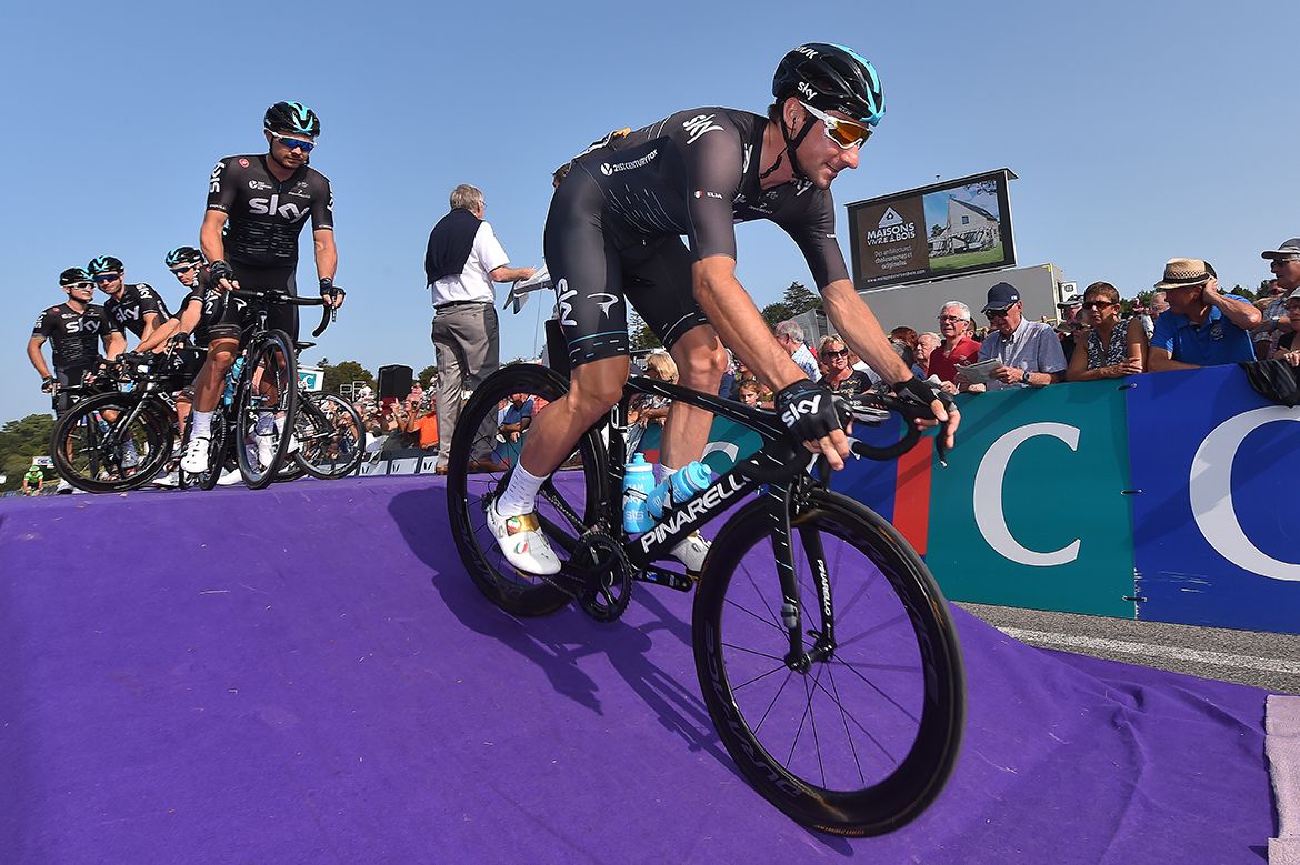 Elia Viviani at the start of the Bretagne Classic