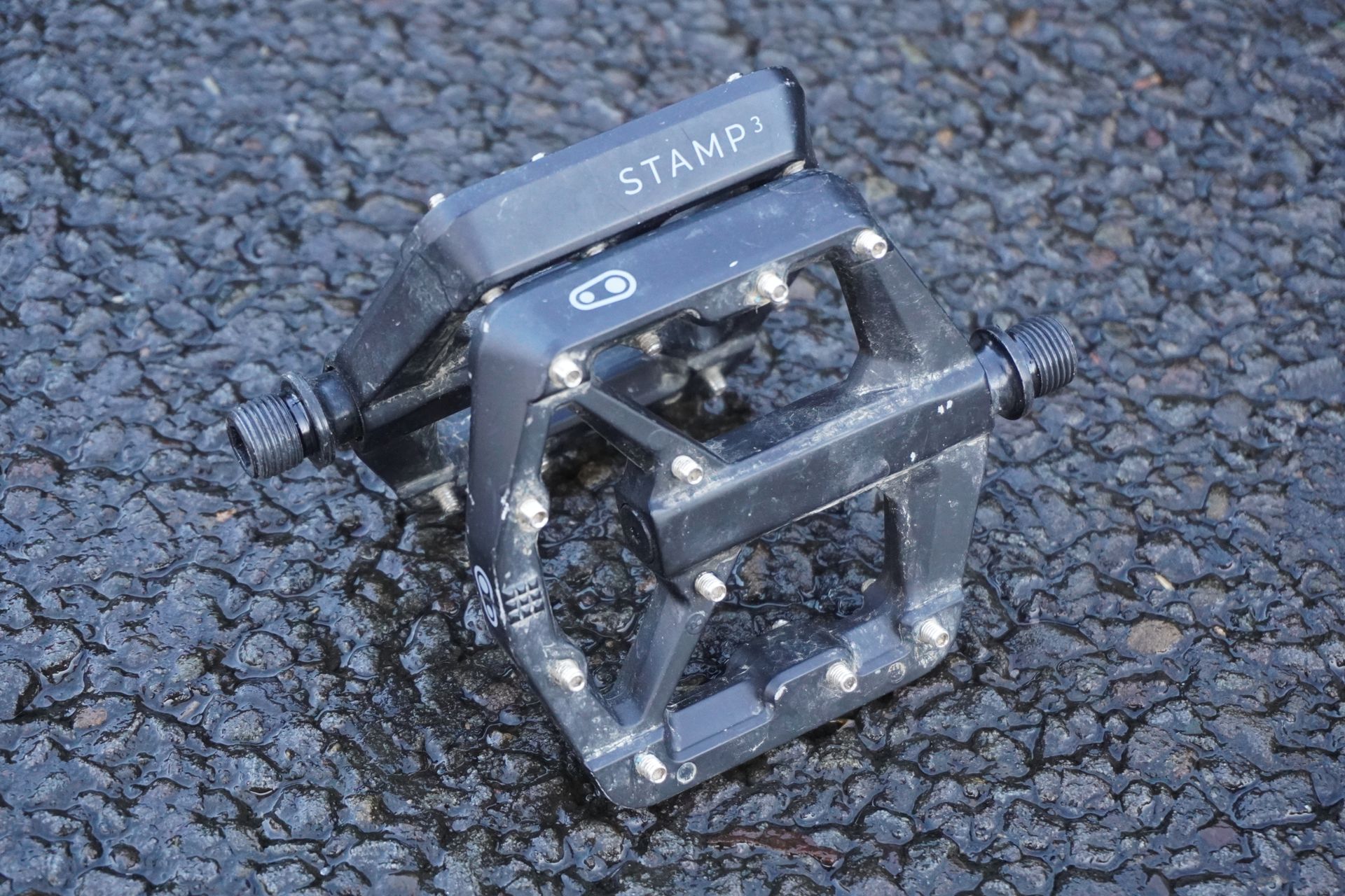 best gravel flat pedals