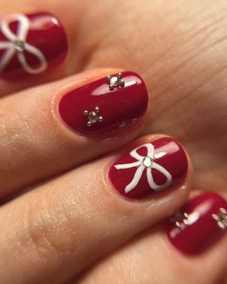 @pink_oblivion bow nails