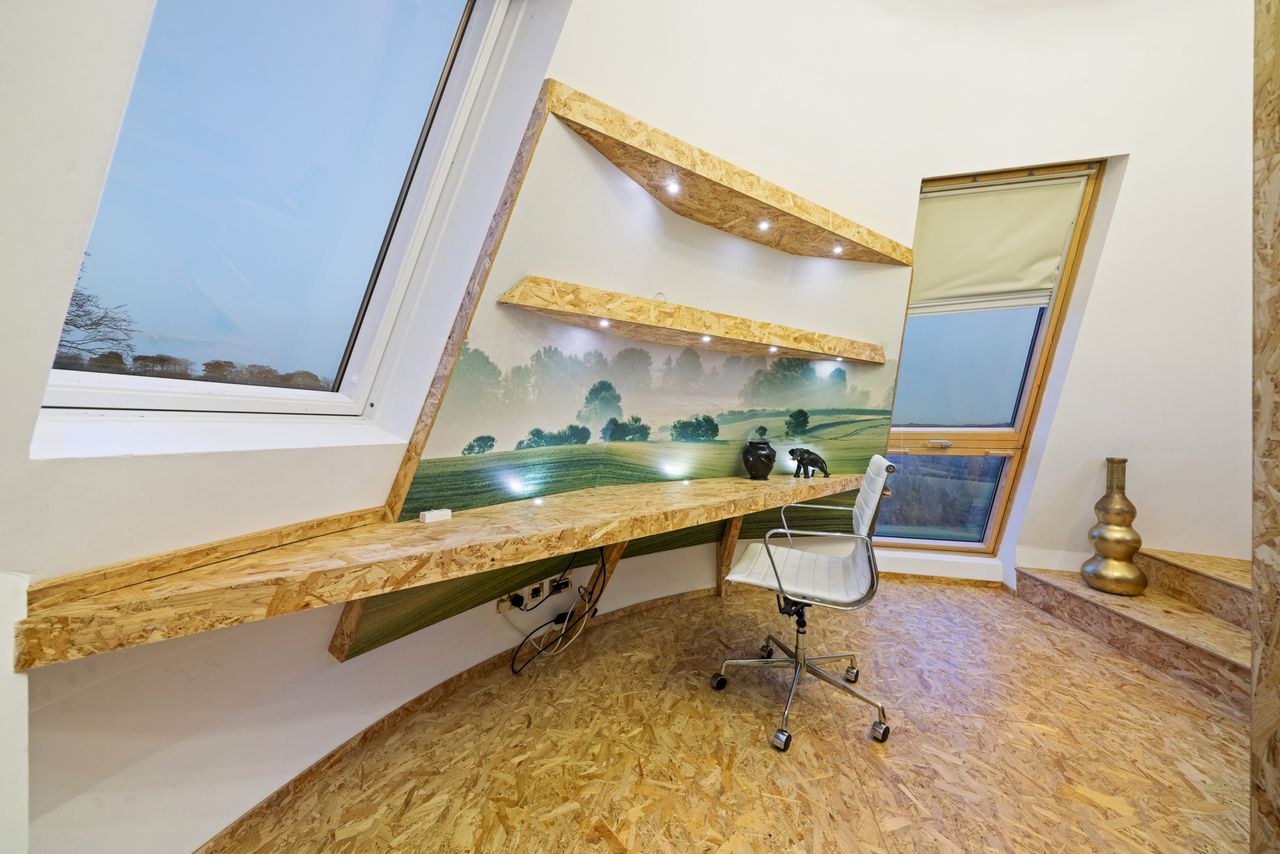Images of the interiors and exteriors of Broad Oak in East Sussex