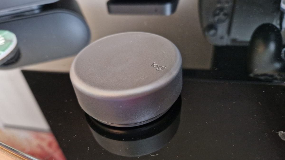 The Logitech Z407 control puck