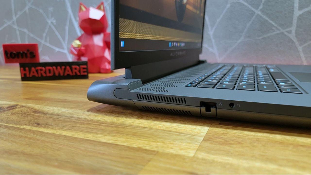 Alienware m17 R5
