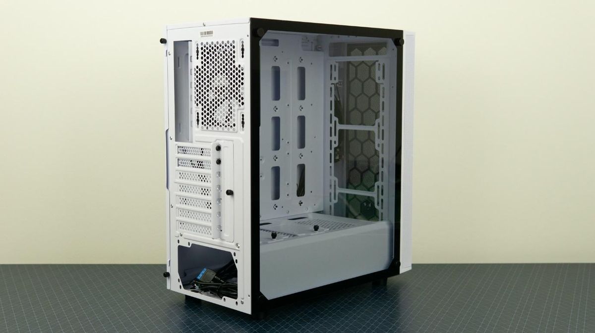 Silverstone Fara R1