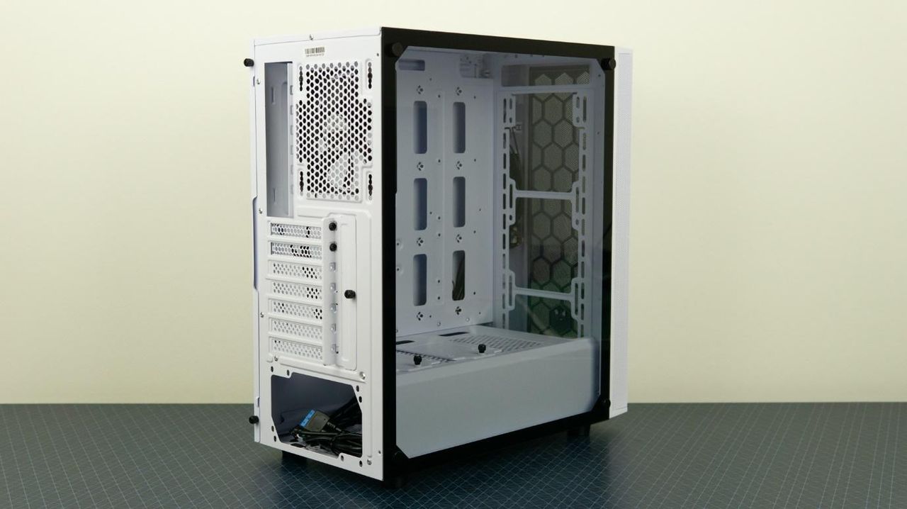 Silverstone Fara R1