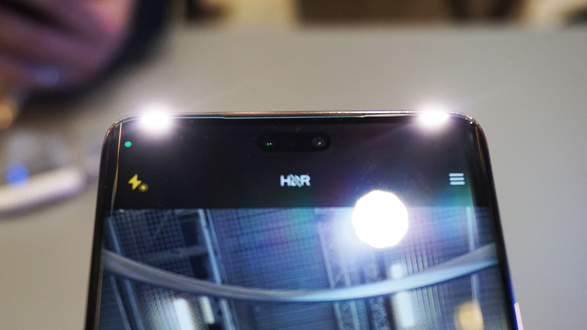Xiaomi 13 Lite hands on XIaomi Selfie Glow dual front flash