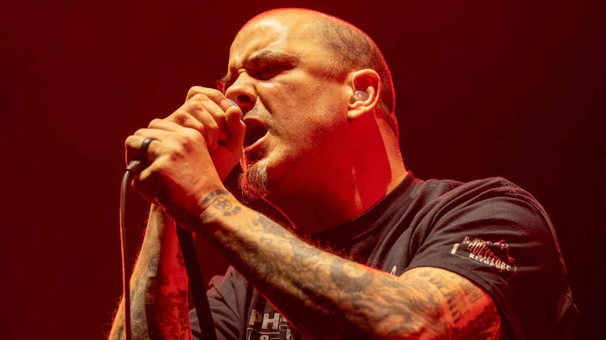 PHILIP ANSELMO Performs PANTERA Classics In São Paulo, Brazil (Video) 