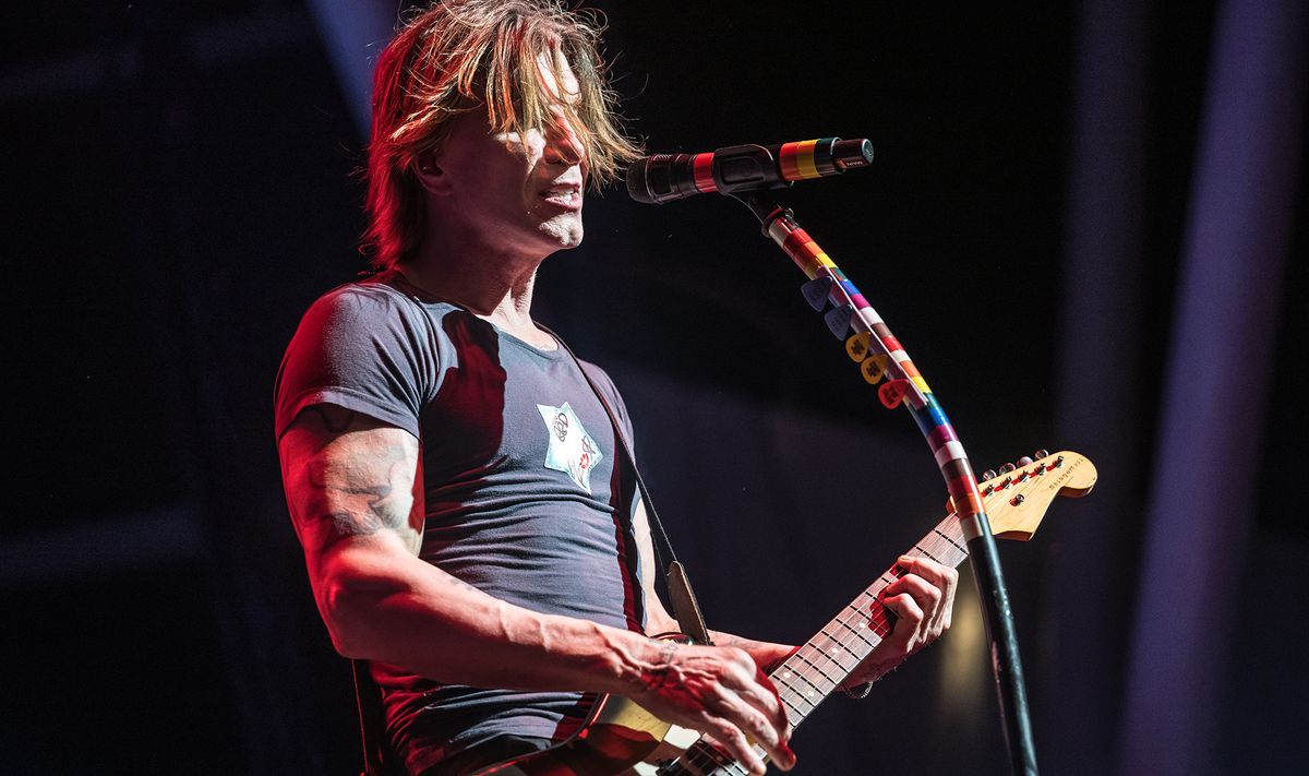 John Rzeznik Celebrates Taylor Swift for Reviving the Magic of 'Iris 3 John Rzeznik performing 'Iris'