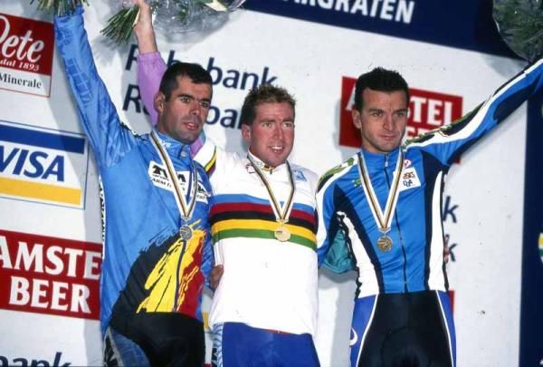 The worlds podium: Van Petegem and Bartoli flank Camenzind