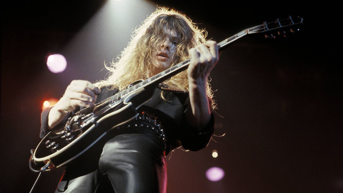 Photo of John SYKES and THIN LIZZY, John Sykes performing live onstage 