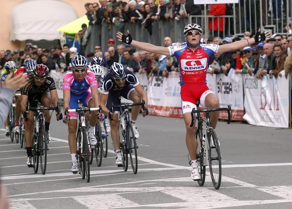 Marko Kump (Adria Mobil) wins the stage over Simone Ponzi (Lampre)
