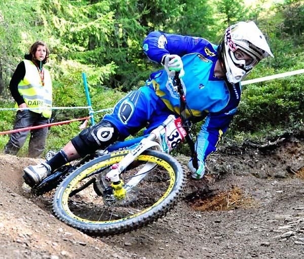Joric Bigoni corners halfway down the course.