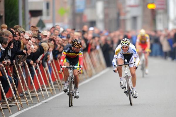 Nys hit out early only to be passed by Stybar before the line.
